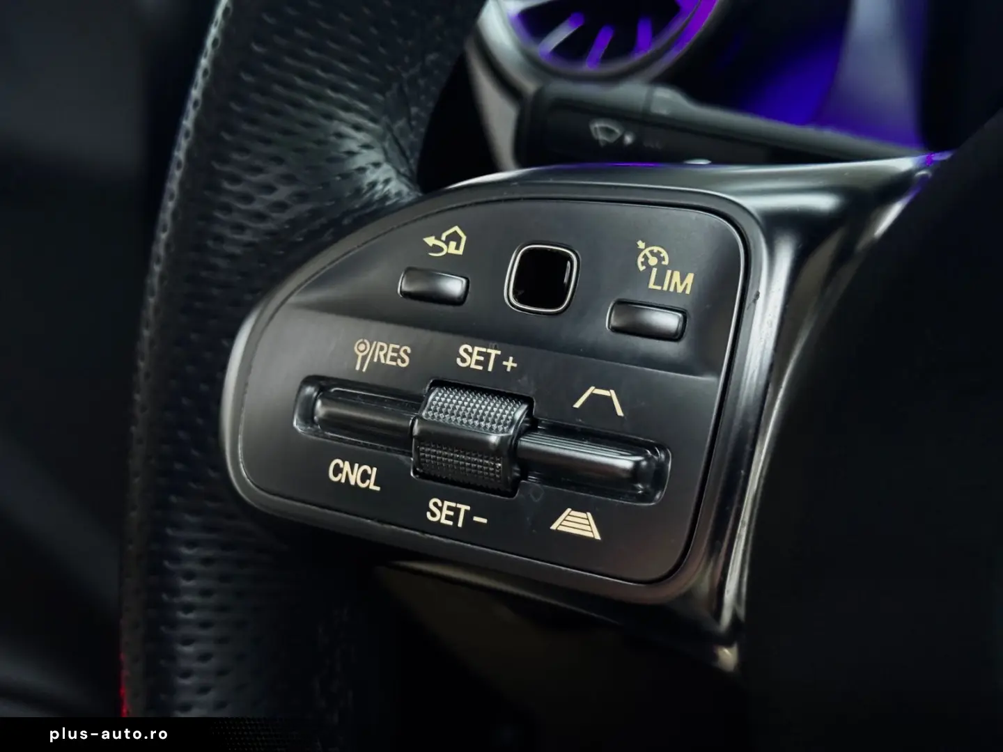 MERCEDES-BENZ CLA 250 e AMG EDITION PANO HUD DISTRONIC