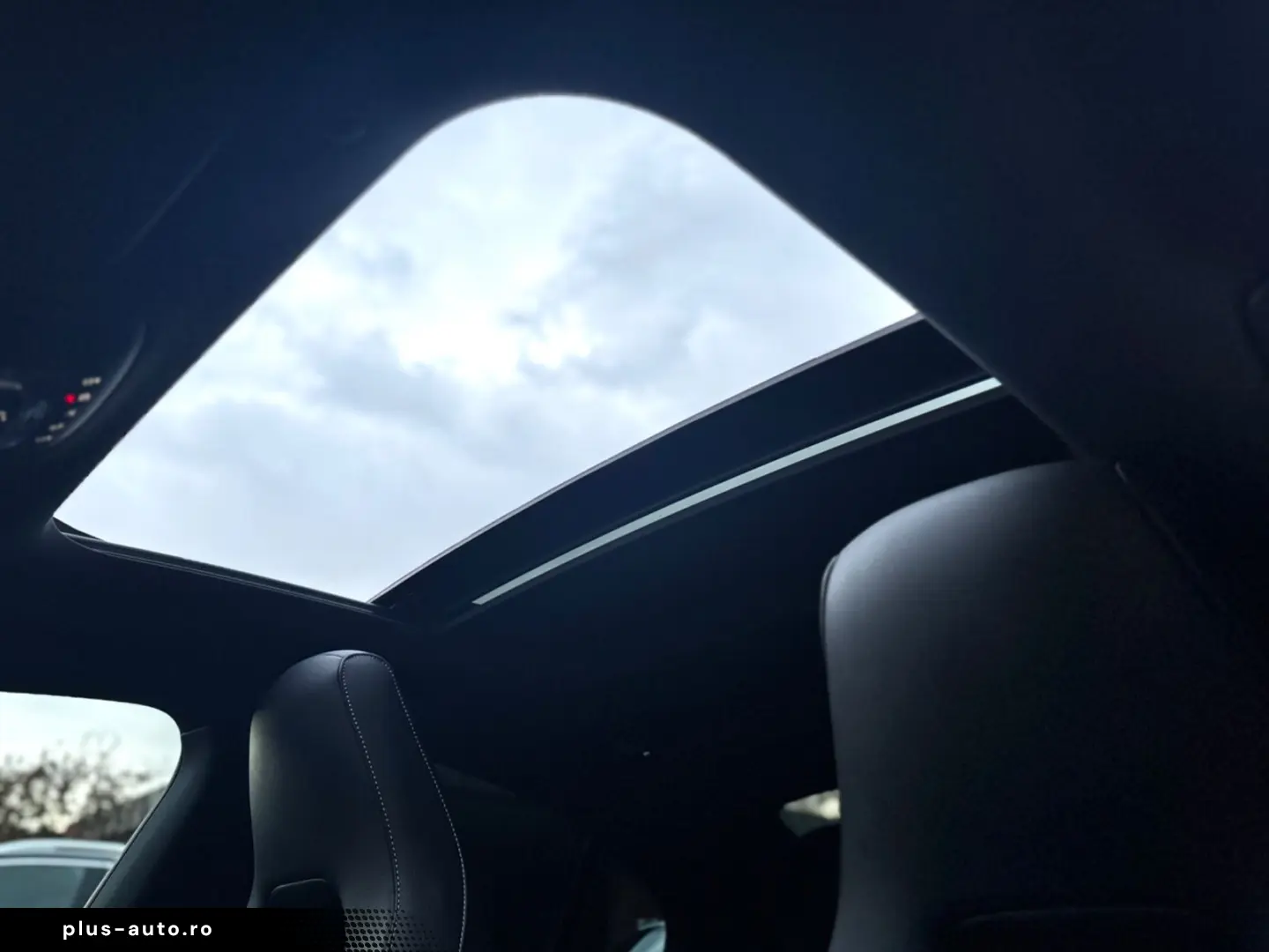 MERCEDES-BENZ CLA 250 e AMG EDITION PANO HUD DISTRONIC