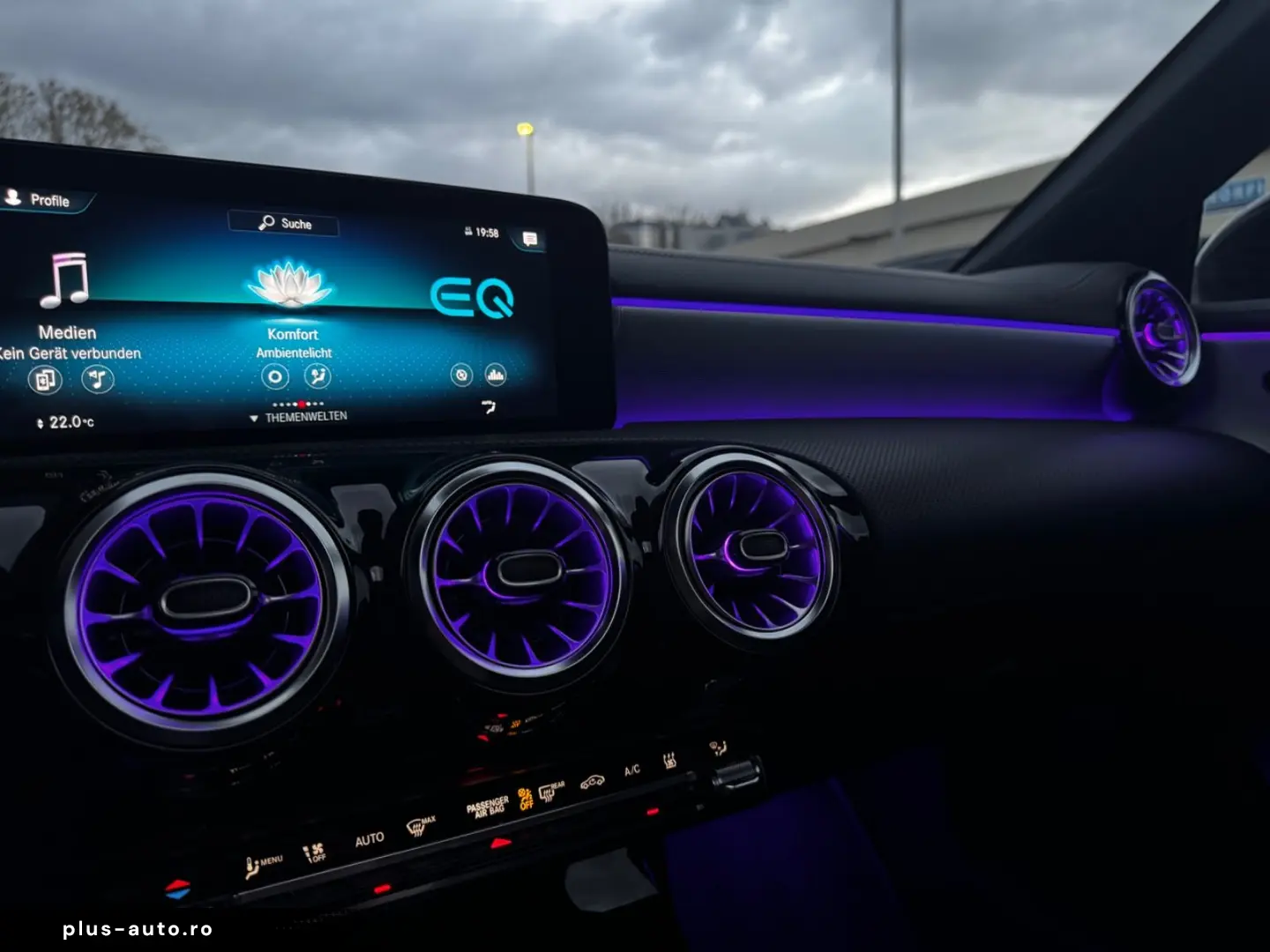 MERCEDES-BENZ CLA 250 e AMG EDITION PANO HUD DISTRONIC