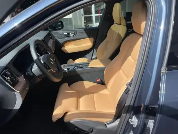 VOLVO XC60 T6 Plus Dark AHK 21