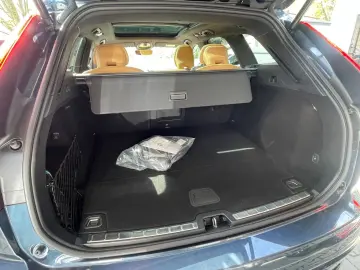 VOLVO XC60 T6 Plus Dark AHK 21