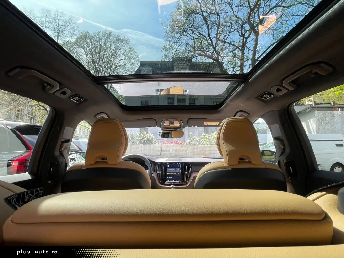 VOLVO XC60 T6 Plus Dark AHK 21