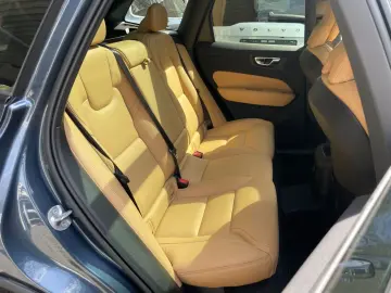 VOLVO XC60 T6 Plus Dark AHK 21