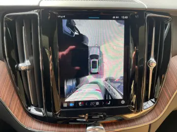 VOLVO XC60 T6 Plus Dark AHK 21