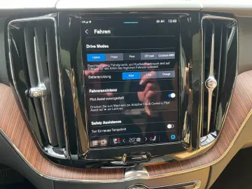 VOLVO XC60 T6 Plus Dark AHK 21