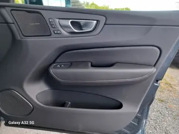 VOLVO XC60 T8 ULTIMATE   Bright 22 Zoll Plug-In Hybrid