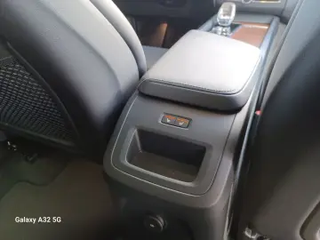 VOLVO XC60 T8 ULTIMATE   Bright 22 Zoll Plug-In Hybrid