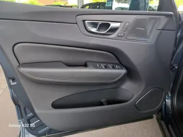 VOLVO XC60 T8 ULTIMATE   Bright 22 Zoll Plug-In Hybrid