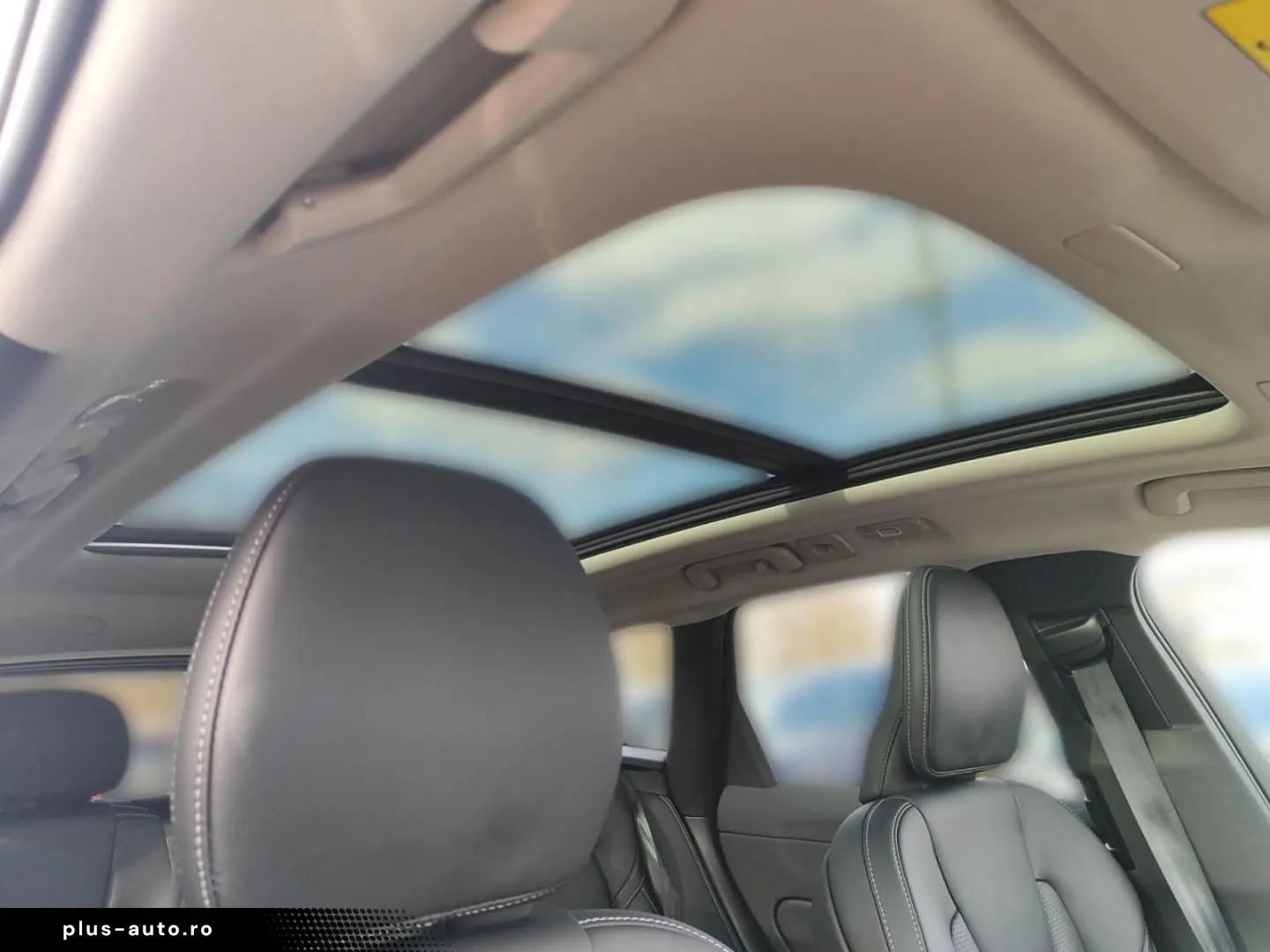 VOLVO XC60 T6 Ultra Bright Plug-In Hybrid AWD