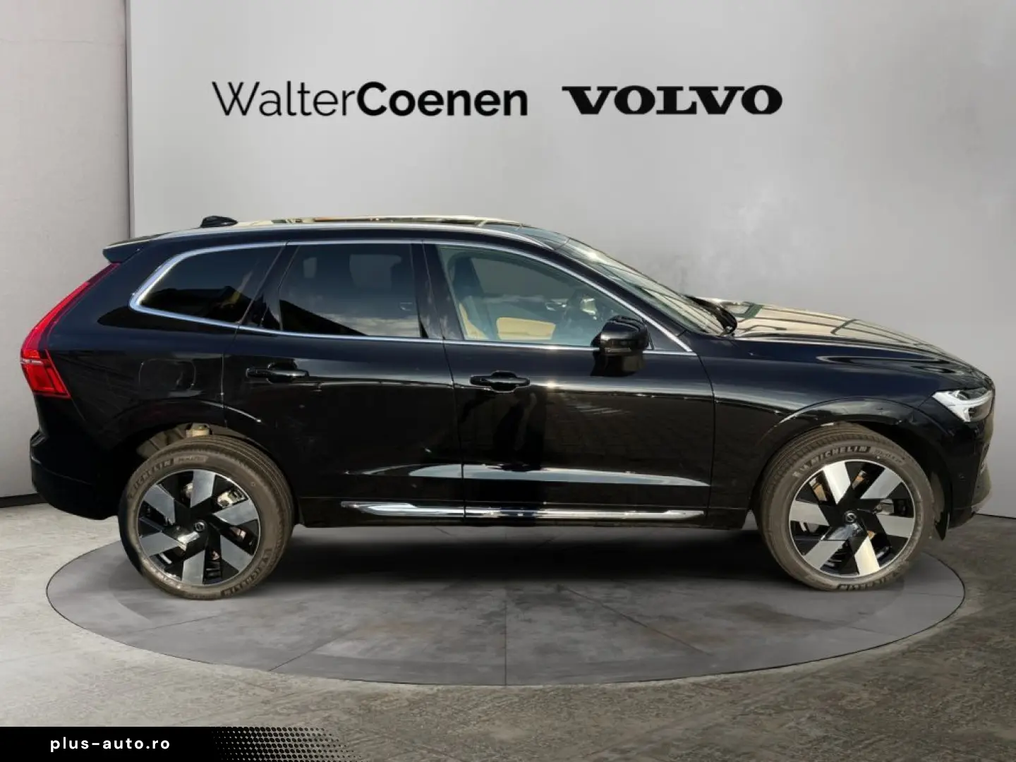 VOLVO XC60 T6 AWD Plug-in Hybrid Plus Bright Adaptives