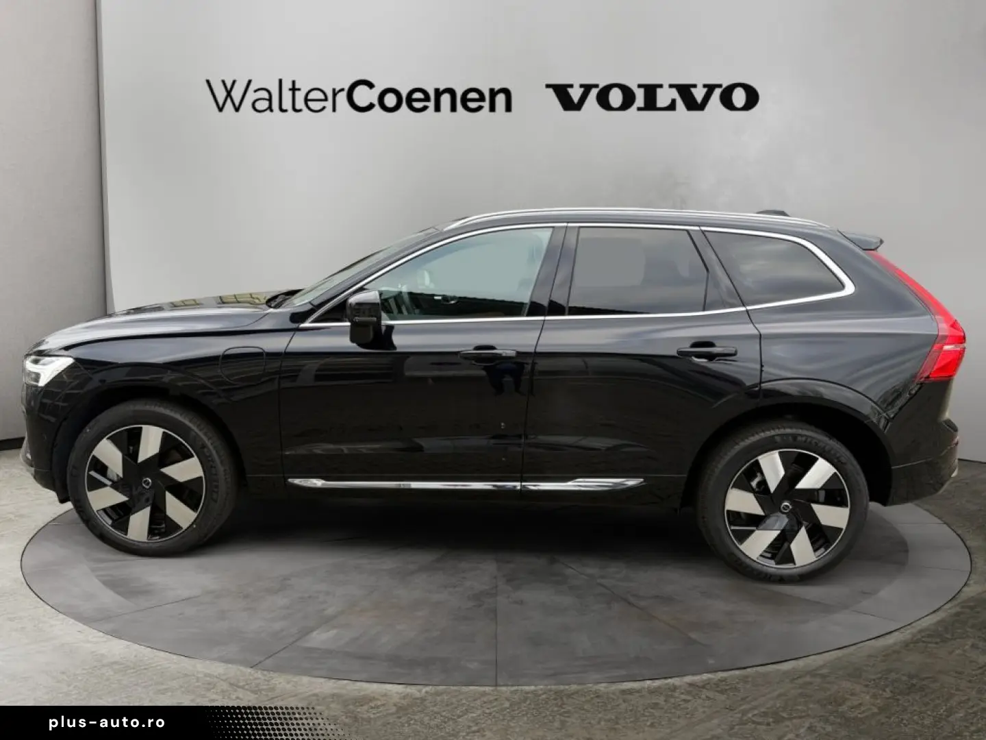 VOLVO XC60 T6 AWD Plug-in Hybrid Plus Bright Adaptives
