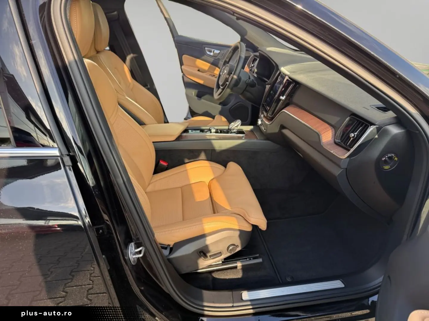 VOLVO XC60 T6 AWD Plug-in Hybrid Plus Bright Adaptives