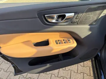 VOLVO XC60 T6 AWD Plug-in Hybrid Plus Bright Adaptives