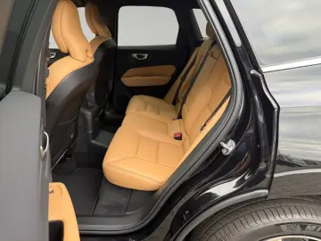 VOLVO XC60 T6 AWD Plug-in Hybrid Plus Bright Adaptives