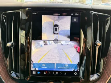 VOLVO XC60 T6 AWD Plug-in Hybrid Plus Bright Adaptives