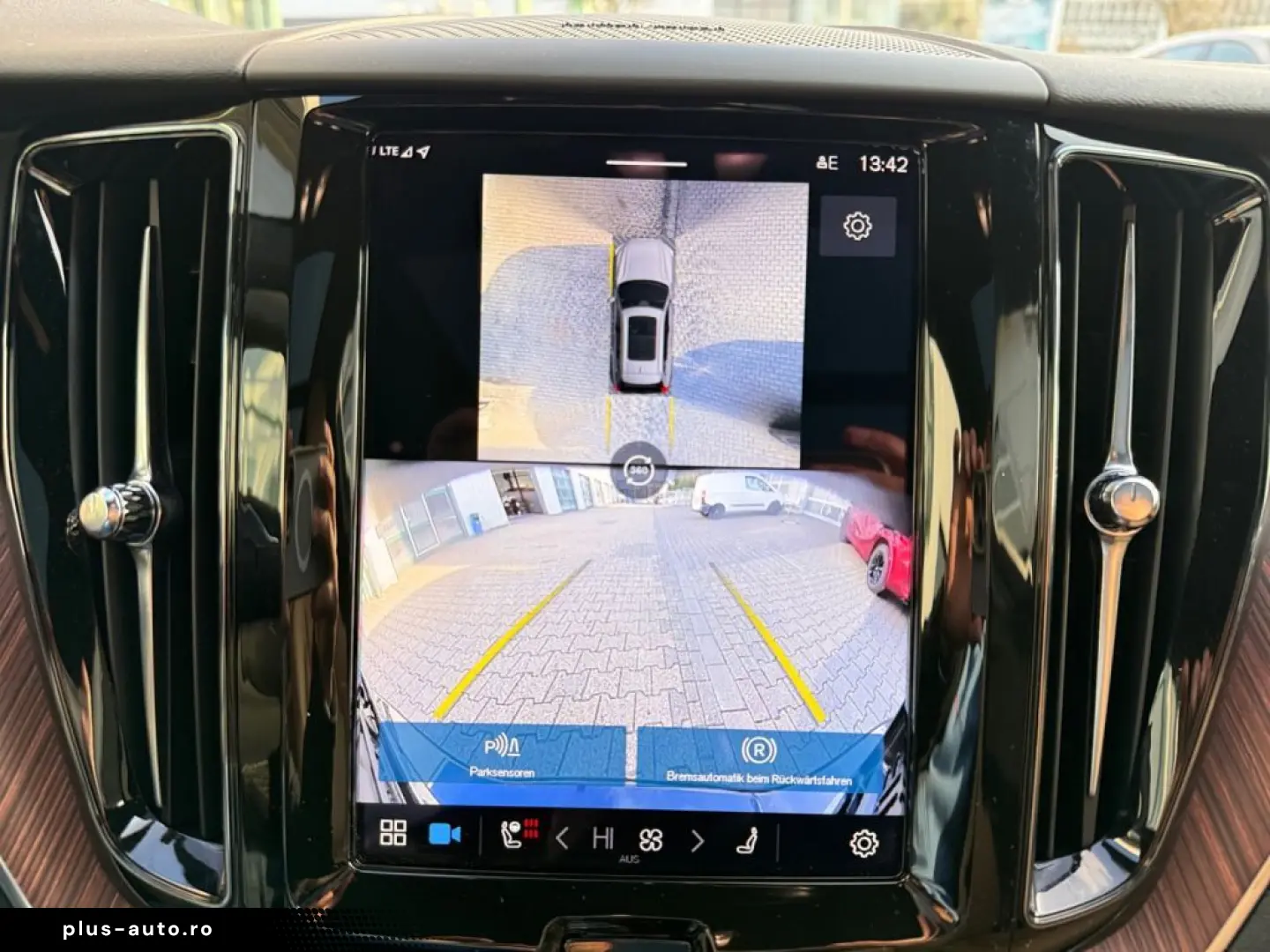 VOLVO XC60 T6 AWD Plug-in Hybrid Plus Bright Adaptives