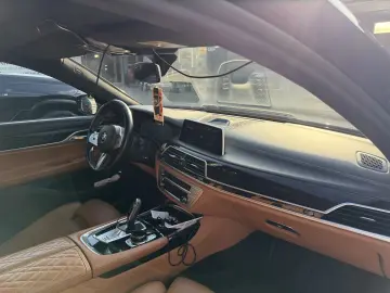 BMW 740