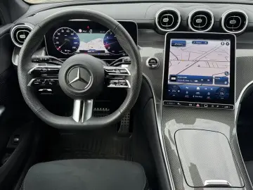 Mercedes-Benz GLC200 AMG Line LED Navi Kamera PDC