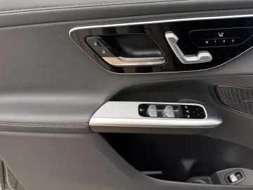 Mercedes-Benz GLC200 AMG Line LED Navi Kamera PDC