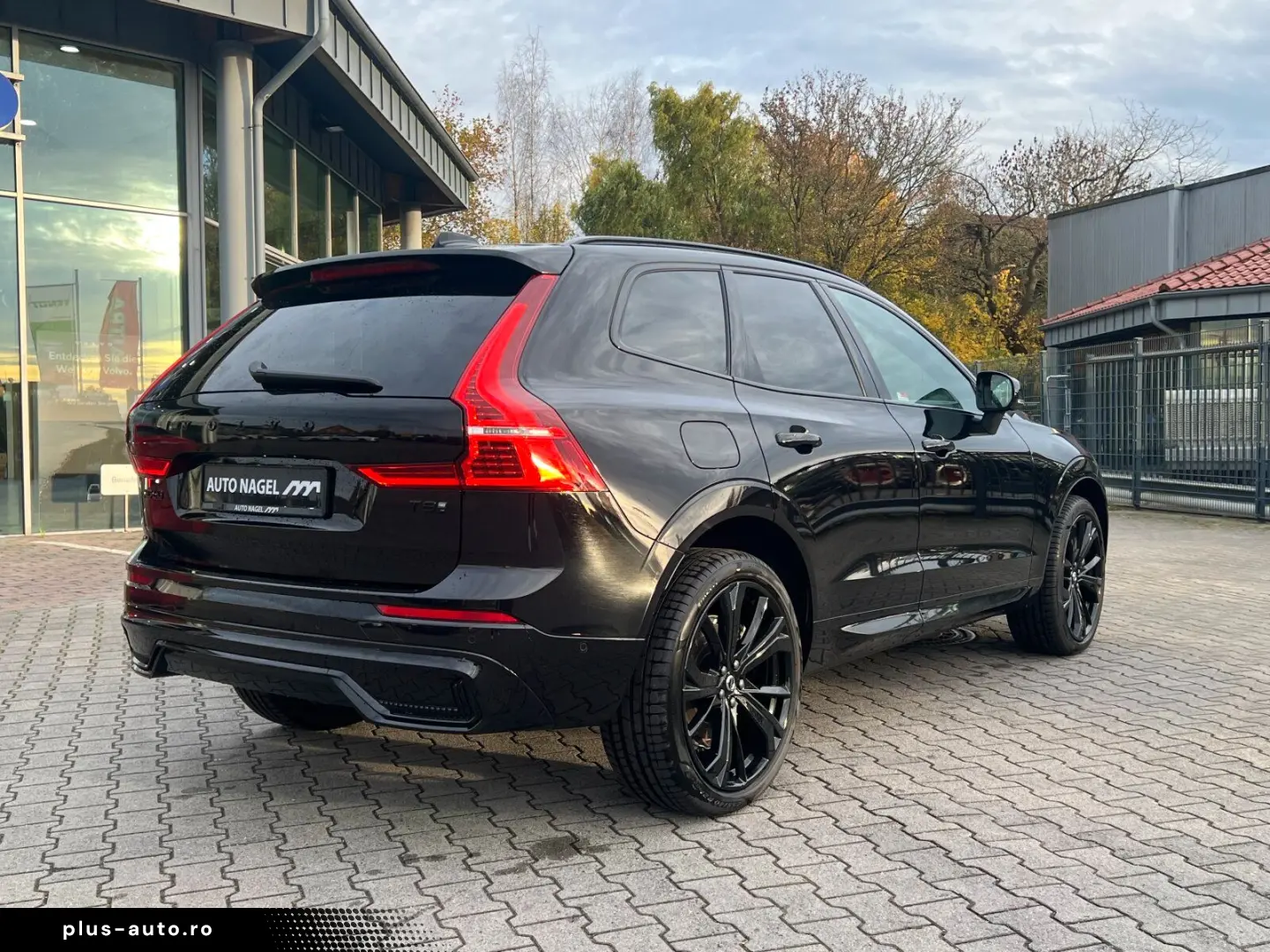 VOLVO XC60 T8 Plus Black Edition  HEAD UP HK LED PANO