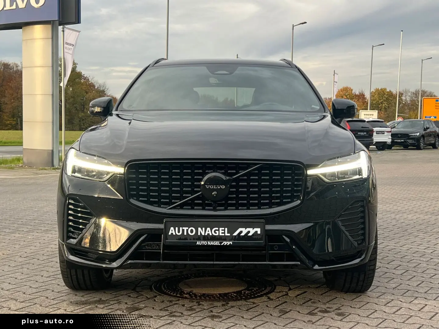 VOLVO XC60 T8 Plus Black Edition  HEAD UP HK LED PANO