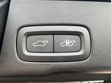 VOLVO XC60 T8 Plus Black Edition  HEAD UP HK LED PANO