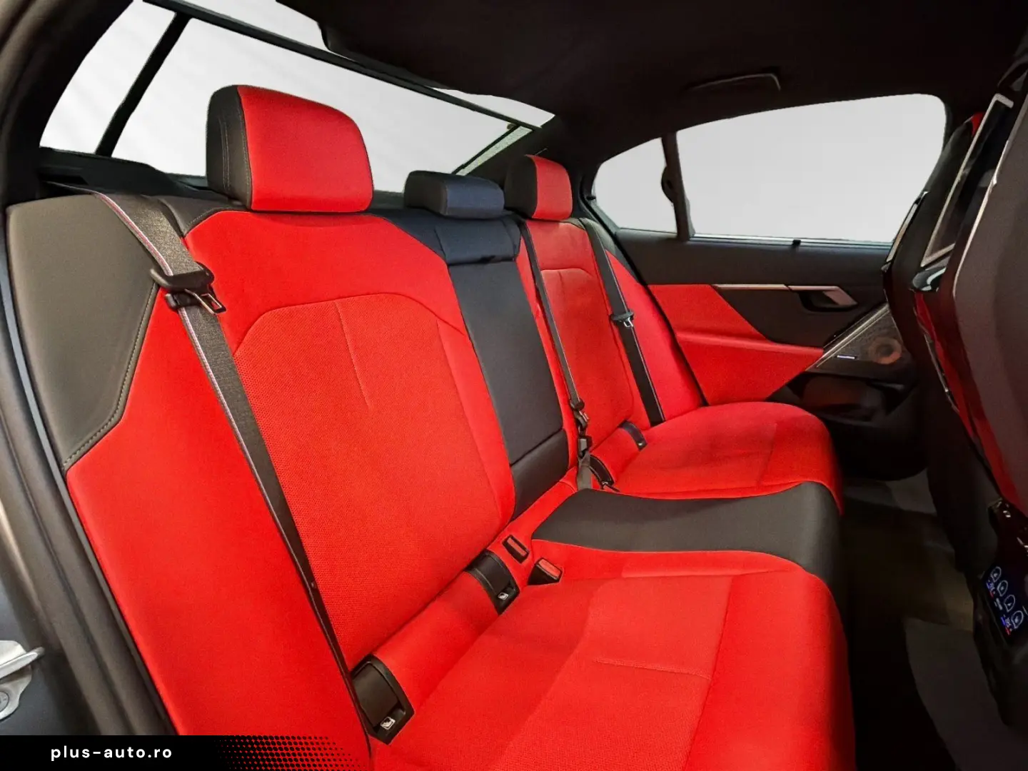 BMW M5 Limousine  frozen deep grey