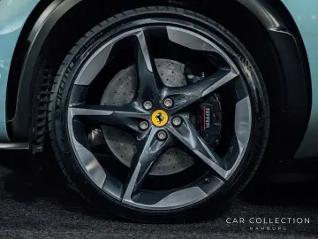 FERRARI Purosangue   Verde Celeste   Carbon   Pano