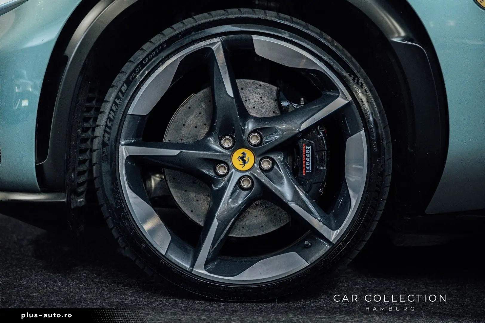 FERRARI Purosangue   Verde Celeste   Carbon   Pano