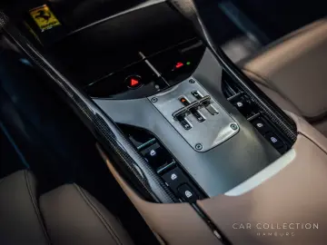 FERRARI Purosangue   Verde Celeste   Carbon   Pano