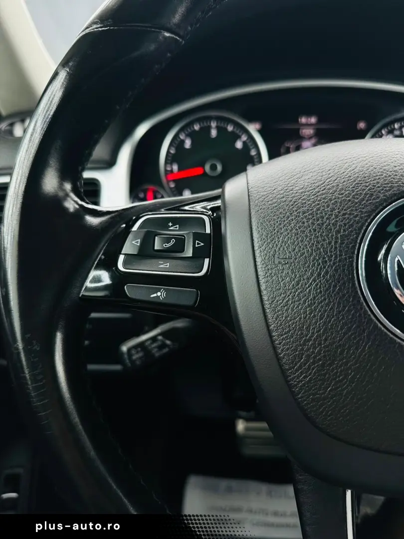 VOLKSWAGEN TOUAREG 2013 3.0D E5 Garantie 12 Luni Rate Avans