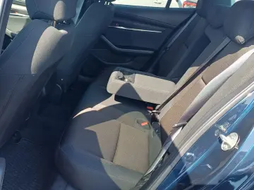 MAZDA 3 Sedan 2.0 Mildhybrid 150 CP MT6