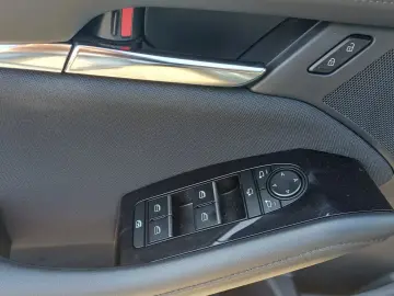 MAZDA 3 Sedan 2.0 Mildhybrid 150 CP MT6