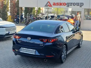 MAZDA 3 Sedan 2.0 Mildhybrid 150 CP MT6