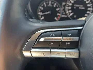 MAZDA 3 Sedan 2.0 Mildhybrid 150 CP MT6