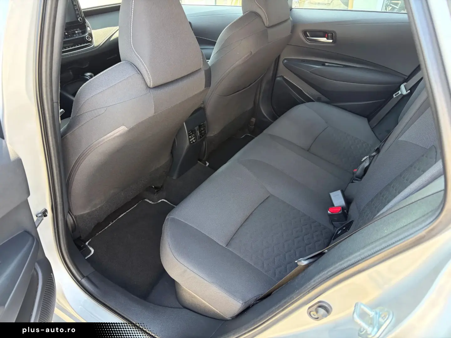 TOYOTA COROLLA TS 1.8 Hybrid Dynamic   Car no.159