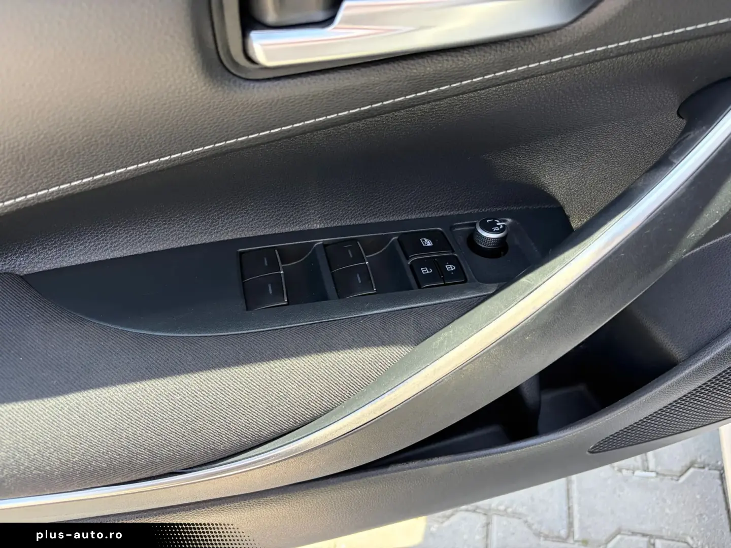 TOYOTA COROLLA TS 1.8 Hybrid Dynamic   Car no.159