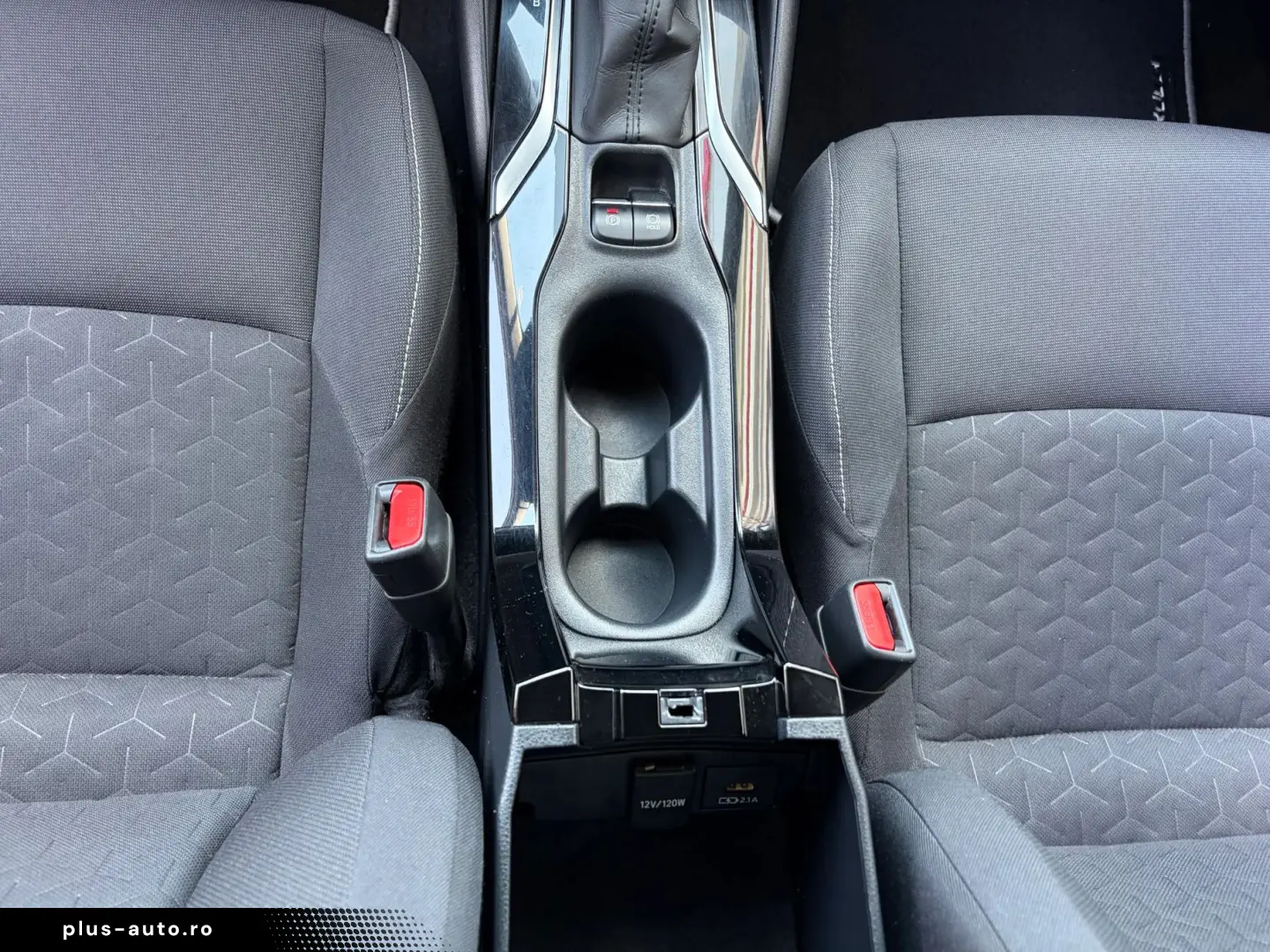 TOYOTA COROLLA TS 1.8 Hybrid Dynamic   Car no.159