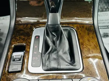 VOLKSWAGEN TOUAREG 2013 3.0D E5 Garantie 12 Luni Rate Avans