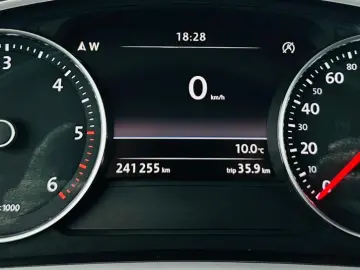 VOLKSWAGEN TOUAREG 2013 3.0D E5 Garantie 12 Luni Rate Avans