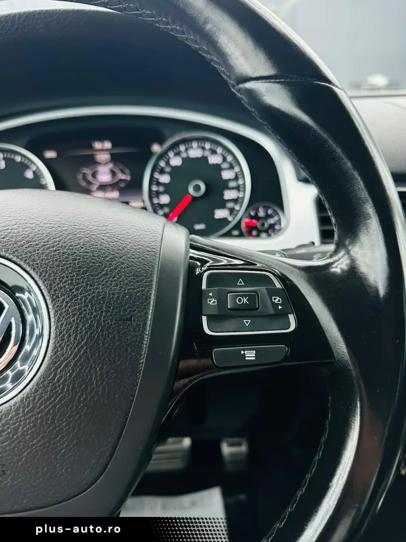 VOLKSWAGEN TOUAREG 2013 3.0D E5 Garantie 12 Luni Rate Avans