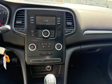 RENAULT MEGANE 1.3 TCe GPF Zen   Car no. 58