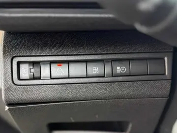 Peugeot 3008 Gen-Ii-2016