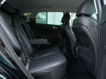 Hyundai Tucson blue 2.0 CRDi 4WD Aut. Premium