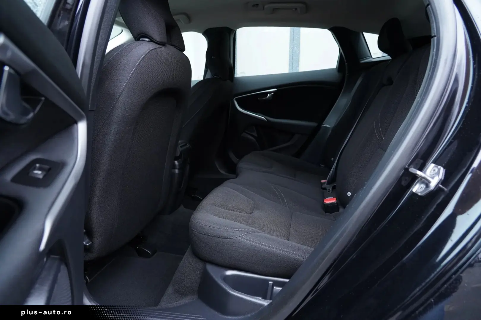 Volvo V40 Gen-Ii-2012