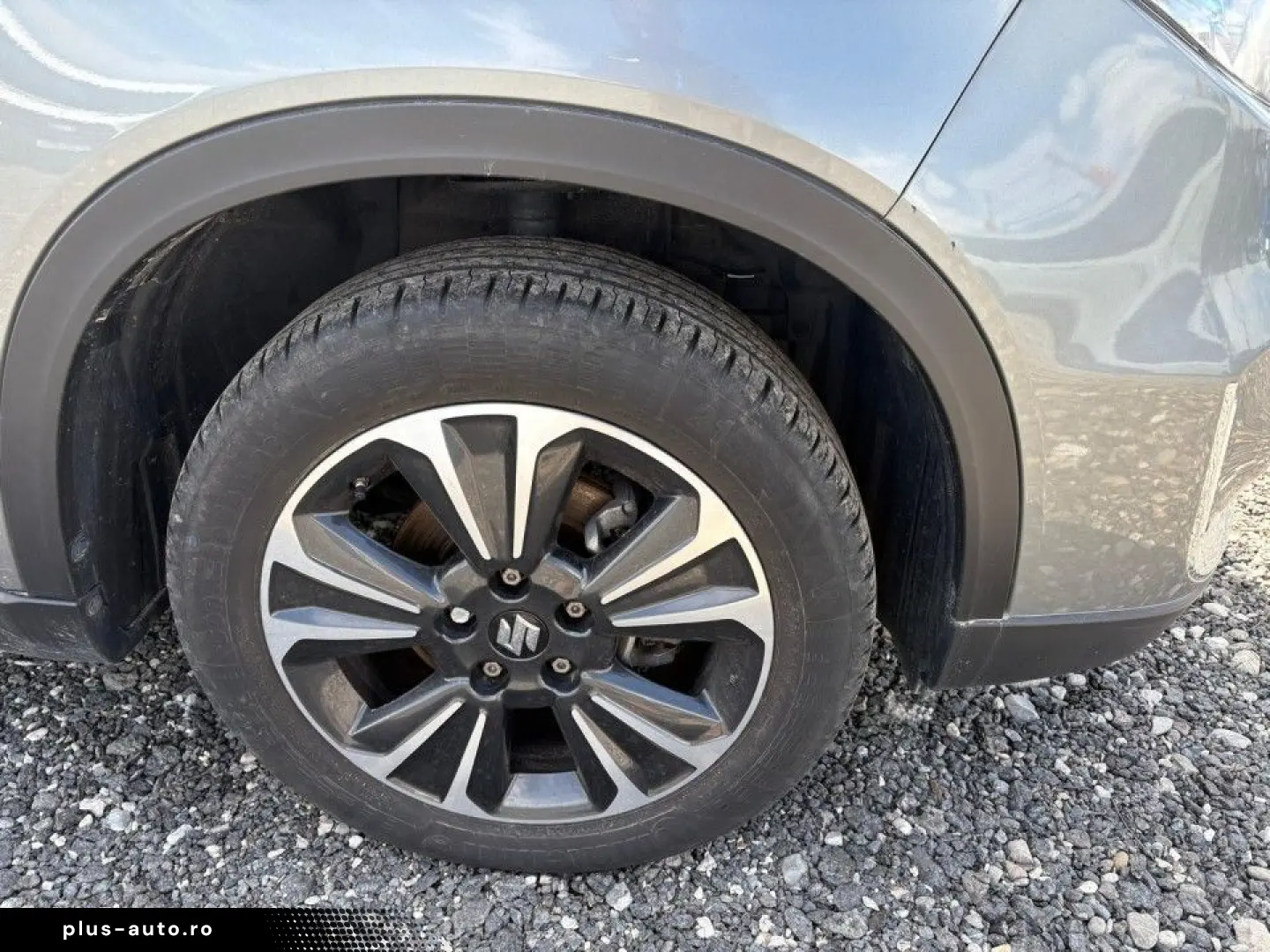 Suzuki Vitara 2019 - via workleto.com