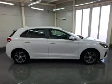 HYUNDAI I30 1.5 110CP Highway