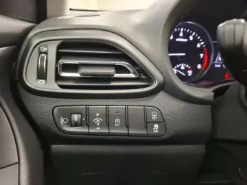 HYUNDAI I30 1.5 110CP Highway