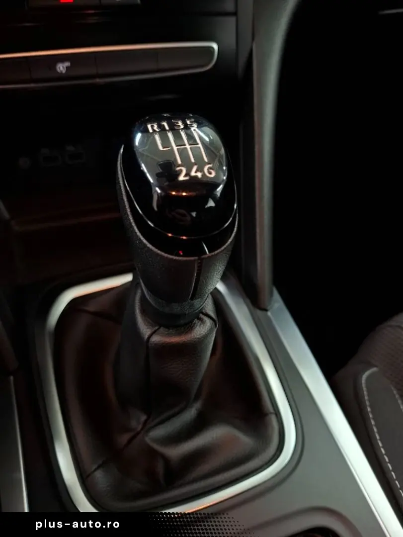 RENAULT MEGANE 1.3 TCe 140CP equilibre