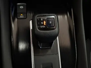 NISSAN QASHQAI 1.3 156CP mild-hybr N-Connecta X-Tronic